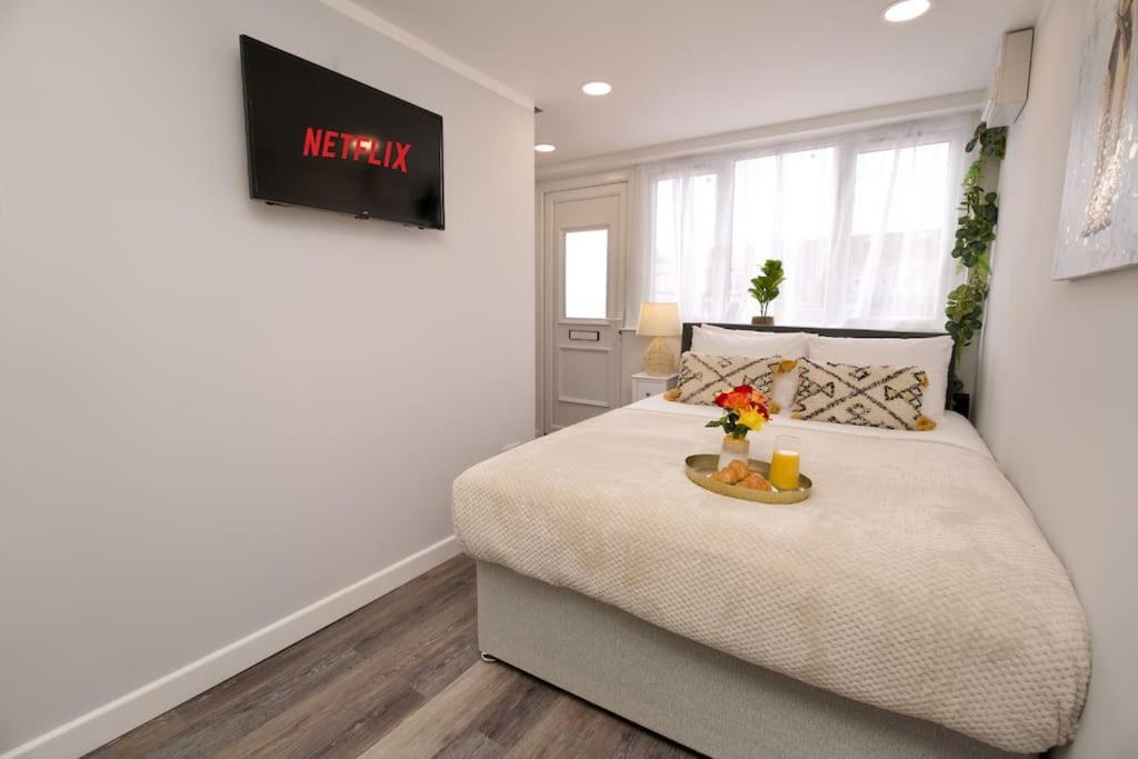 Dane Duplex Studio Six - Tranquil Getaway Apartment Coventry